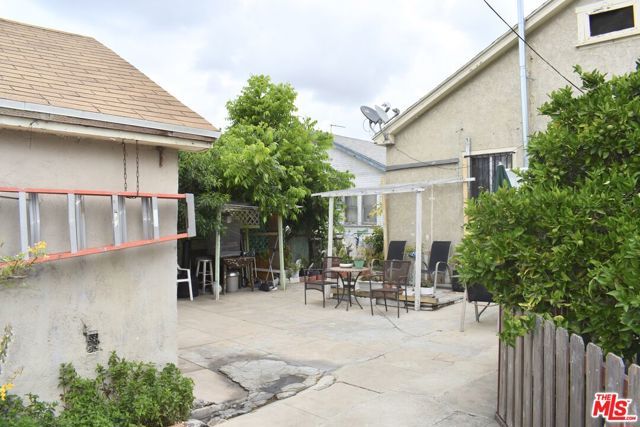 3975 S Van Ness Avenue, Los Angeles, CA 90062