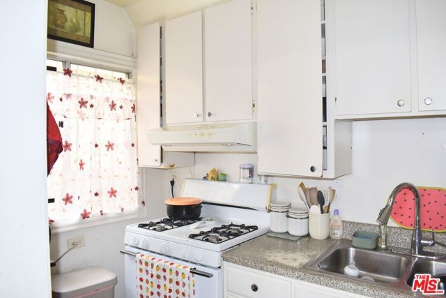 3975 S Van Ness Avenue, Los Angeles, CA 90062