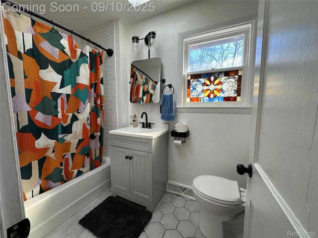 892 Rose Drive, Scio Township, MI 48103