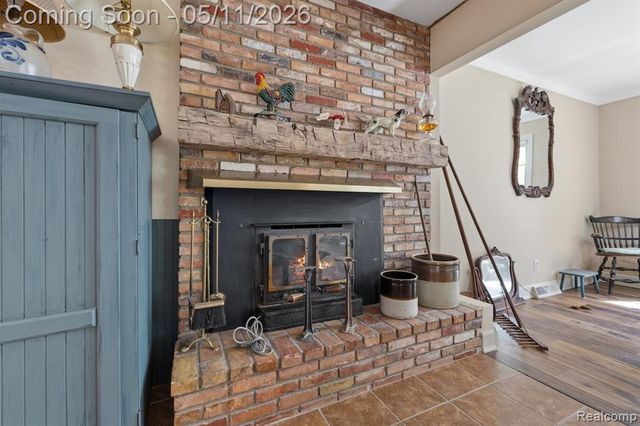 2700 N Hacker Road, Howell, MI 48855