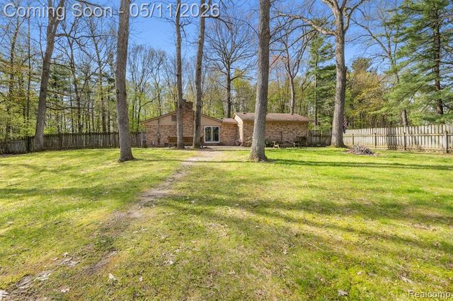 2700 N Hacker Road, Howell, MI 48855