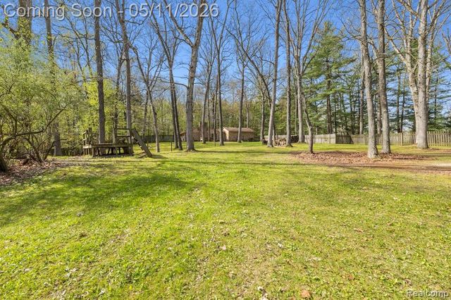 2700 N Hacker Road, Howell, MI 48855