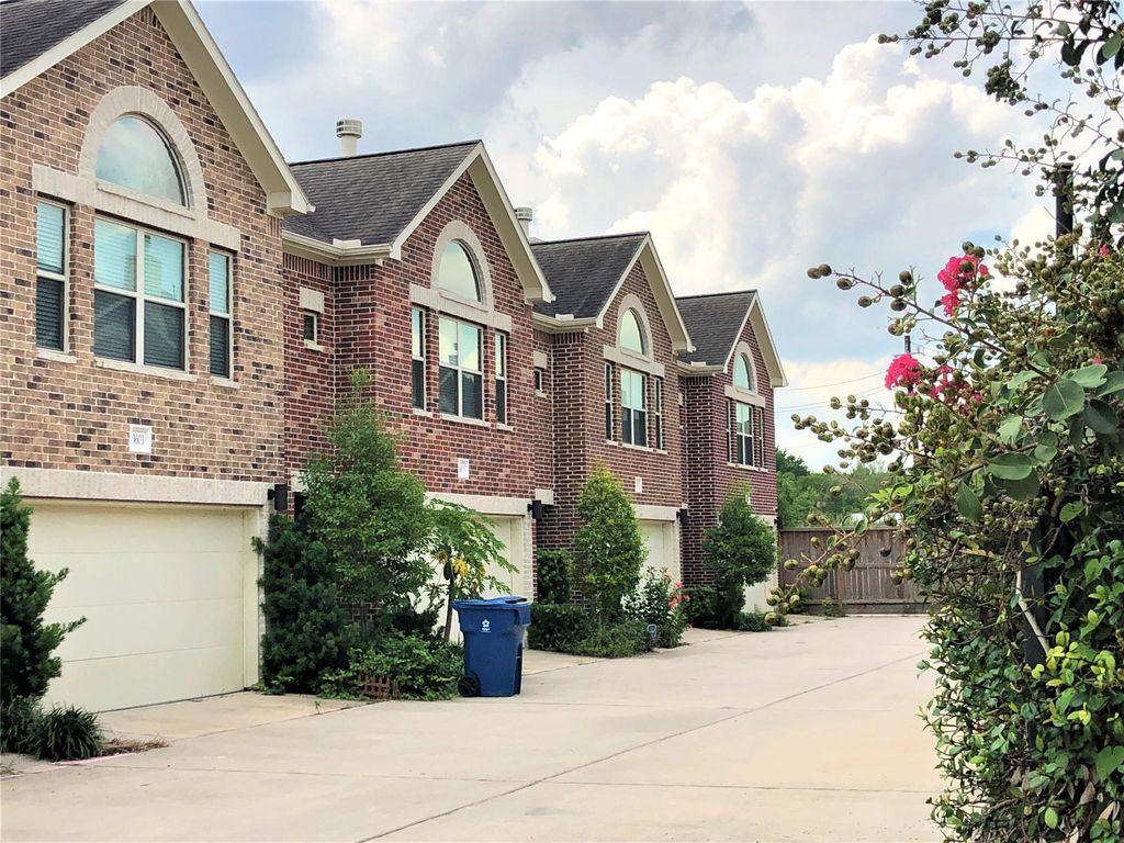 3618 Main Plaza Drive, Houston, TX 77025