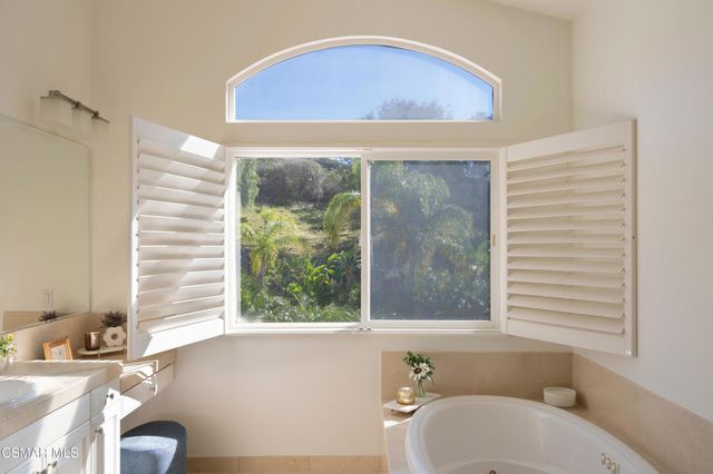 6438 Deerbrook Road, Oak Park, CA 91377