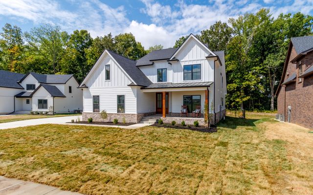 1073 Gratton Rd, Clarksville, TN 37043