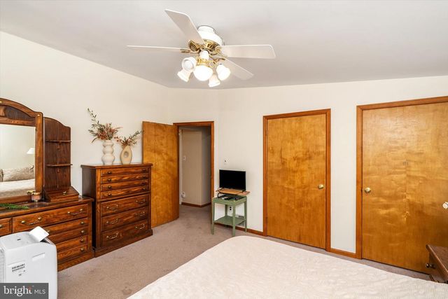 61 FINLEY AVE, Trenton, NJ 08610