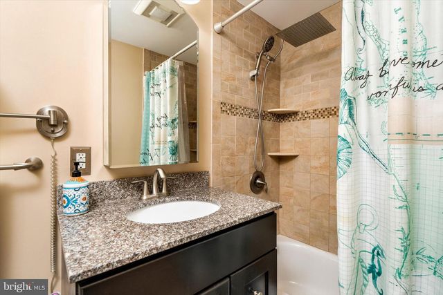 61 FINLEY AVE, Trenton, NJ 08610