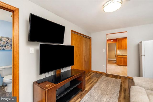 61 FINLEY AVE, Trenton, NJ 08610