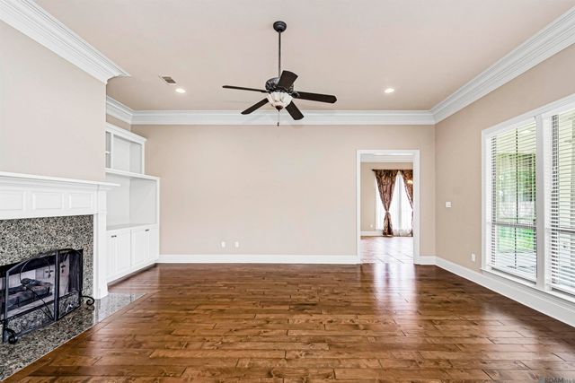 13223 Woodridge Ave, Saint George, LA 70809