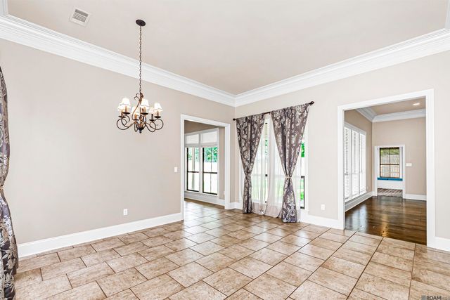 13223 Woodridge Ave, Saint George, LA 70809