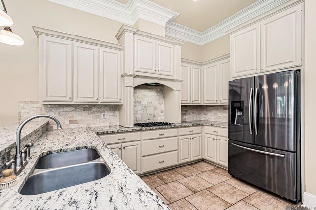 13223 Woodridge Ave, Saint George, LA 70809