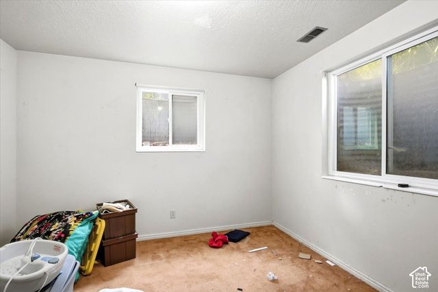 564 S MAIN ST, Kaysville, UT 84037