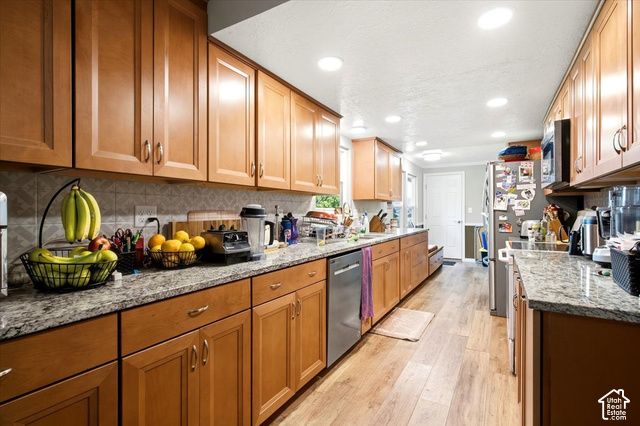564 S MAIN ST, Kaysville, UT 84037