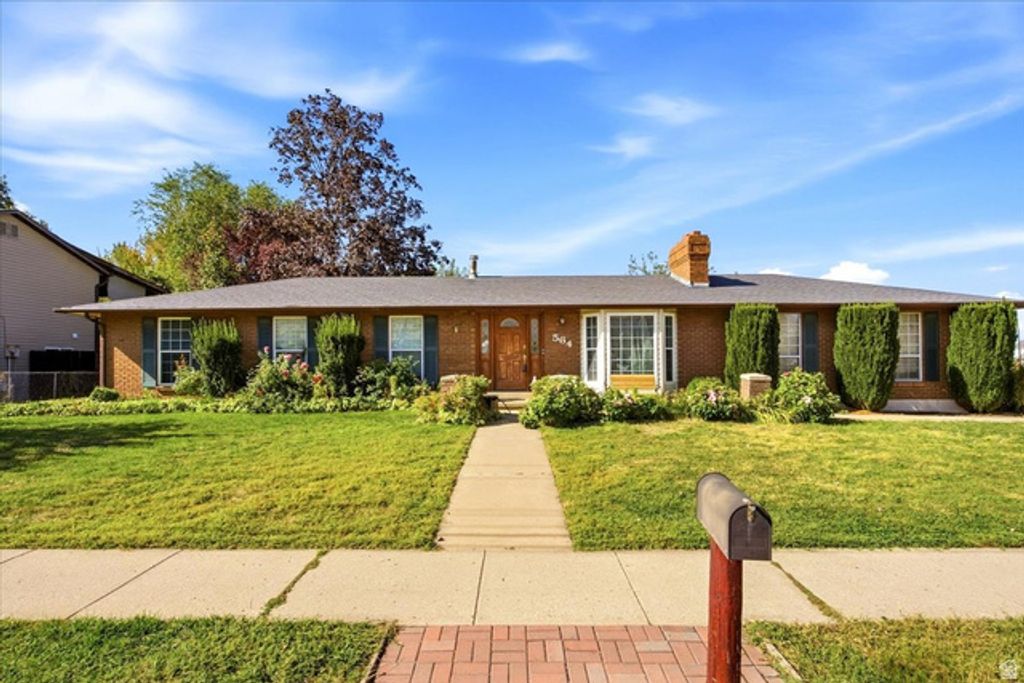 564 S MAIN ST, Kaysville, UT 84037 — exterior
