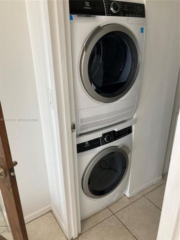 2333 Brickell Ave 1115, Miami, FL 33129