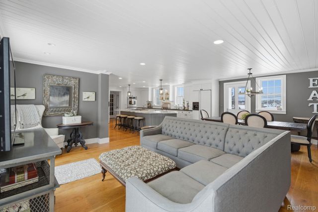 549 Grixdale Lane, Waterford Charter Township, MI 48328