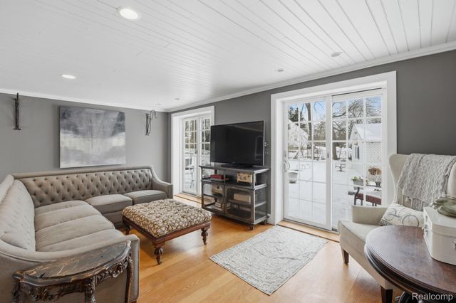 549 Grixdale Lane, Waterford Charter Township, MI 48328