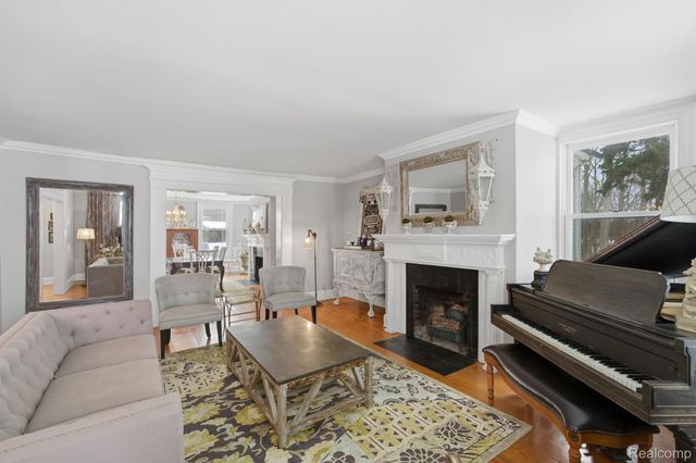 549 Grixdale Lane, Waterford Charter Township, MI 48328