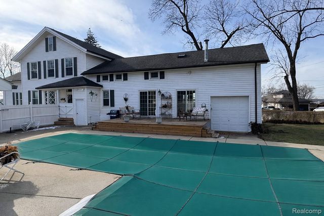 549 Grixdale Lane, Waterford Charter Township, MI 48328