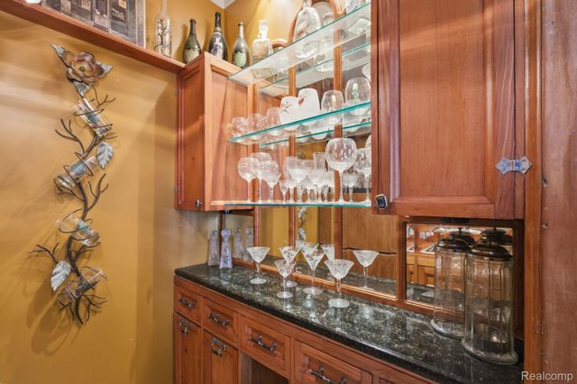 549 Grixdale Lane, Waterford Charter Township, MI 48328