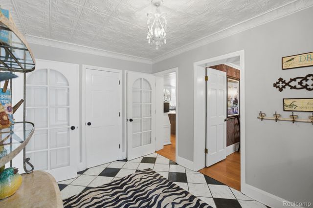 549 Grixdale Lane, Waterford Charter Township, MI 48328