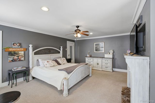 549 Grixdale Lane, Waterford Charter Township, MI 48328