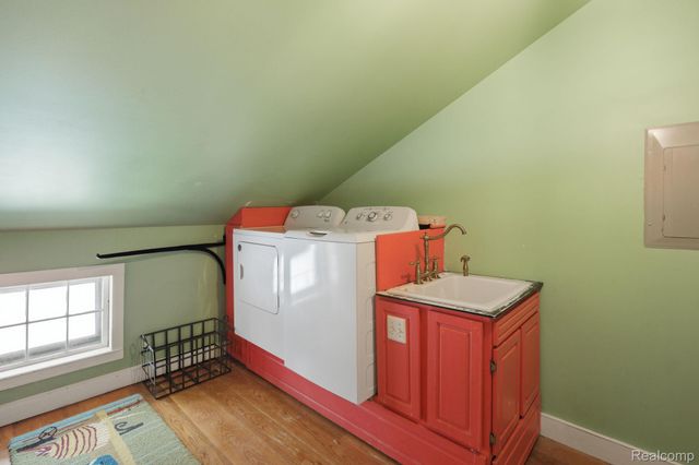 549 Grixdale Lane, Waterford Charter Township, MI 48328