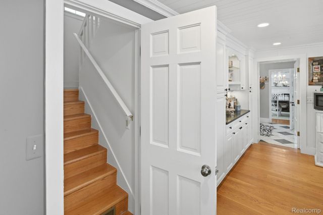 549 Grixdale Lane, Waterford Charter Township, MI 48328