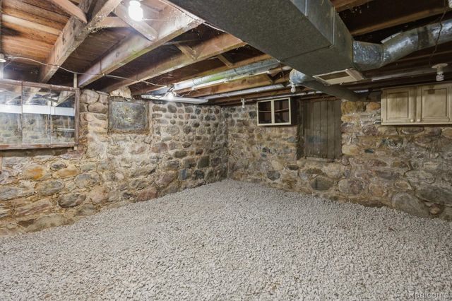 549 Grixdale Lane, Waterford Charter Township, MI 48328