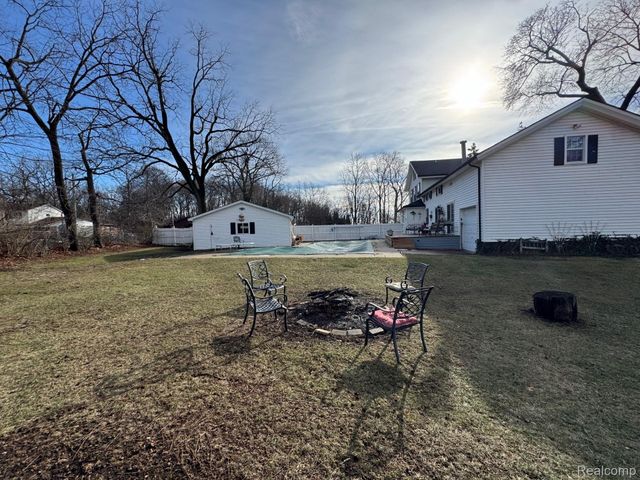 549 Grixdale Lane, Waterford Charter Township, MI 48328