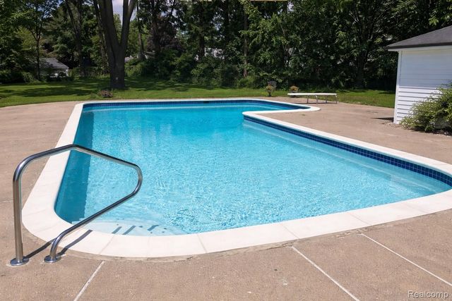 549 Grixdale Lane, Waterford Charter Township, MI 48328