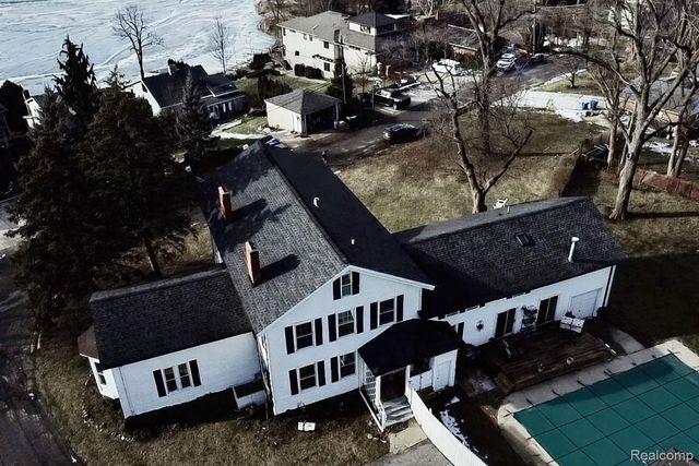 549 Grixdale Lane, Waterford Charter Township, MI 48328