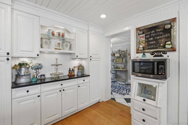 549 Grixdale Lane, Waterford Charter Township, MI 48328