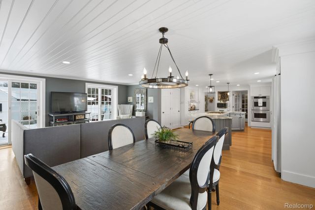 549 Grixdale Lane, Waterford Charter Township, MI 48328