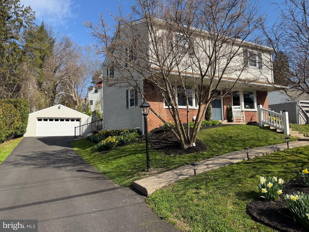 Image 1 of property listing at 267 MATHER RD, Jenkintown, PA 19046
