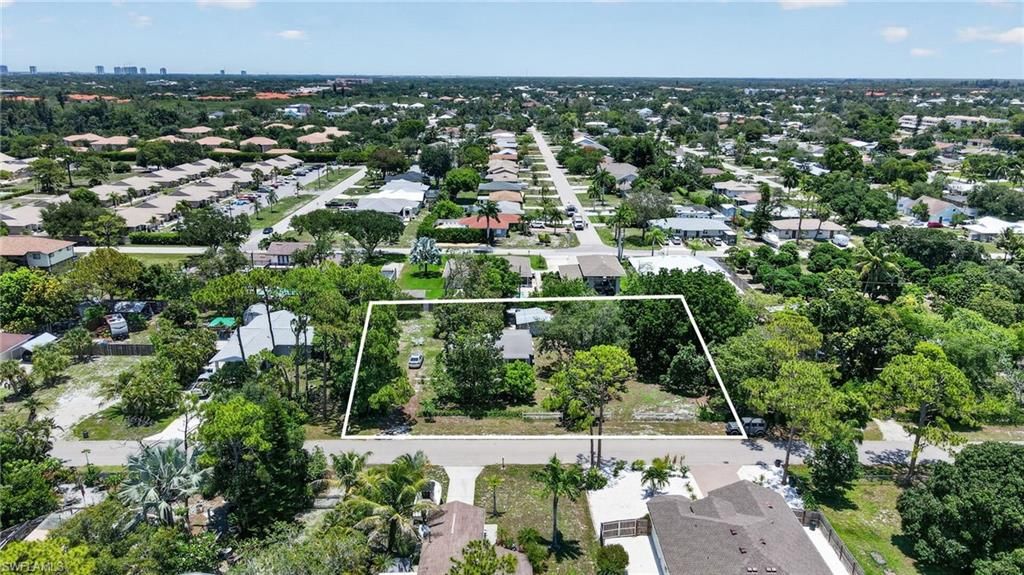 9044 Somerset LN, BONITA SPRINGS, FL 34135 — exterior