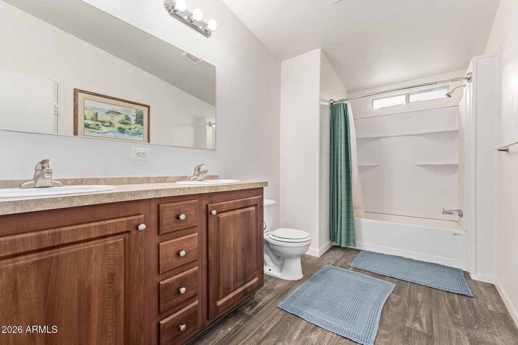 Image 10 of property listing at 8301 N 103RD Avenue 47, Peoria, AZ 85345