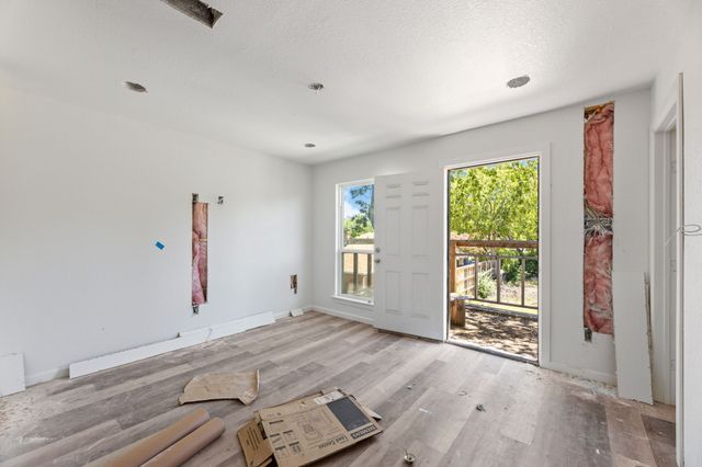 1011 S Montclair Avenue, Dallas, TX 75208