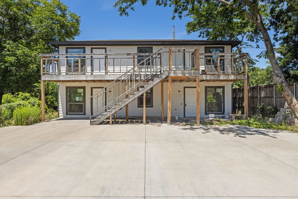 1011 S Montclair Avenue, Dallas, TX 75208