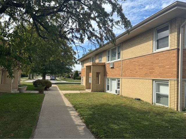 18446 Torrence Avenue 2E, Lansing, IL 60438