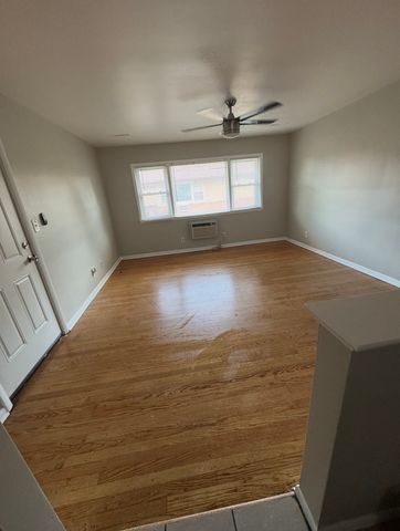 18446 Torrence Avenue 2E, Lansing, IL 60438