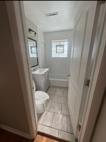 18446 Torrence Avenue 2E, Lansing, IL 60438