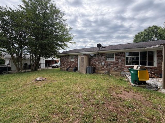 6017 Lanier Boulevard, Norcross, GA 30071