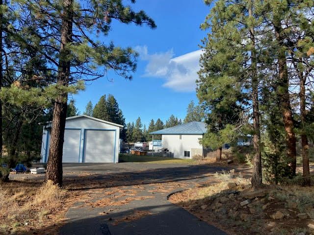 19850 Rocking Horse Road, Bend, OR 97702