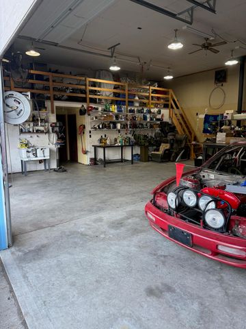 19850 Rocking Horse Road, Bend, OR 97702