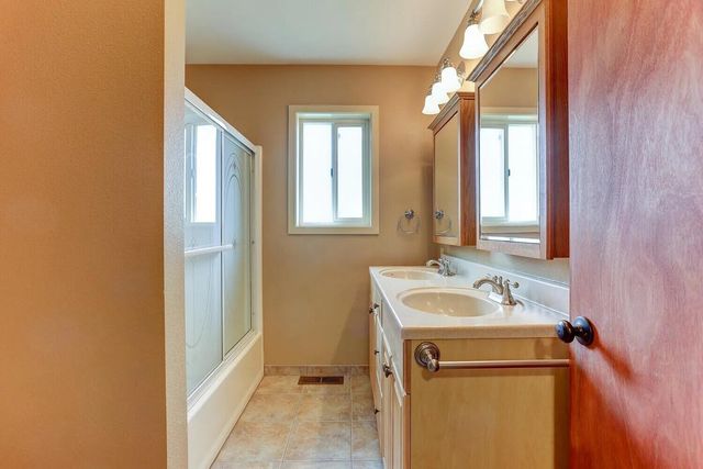 19850 Rocking Horse Road, Bend, OR 97702