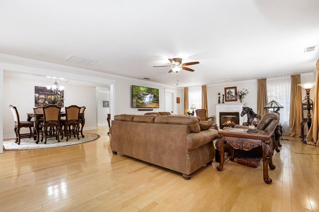 5685 Daisy Cir, Pollock Pines, CA 95726