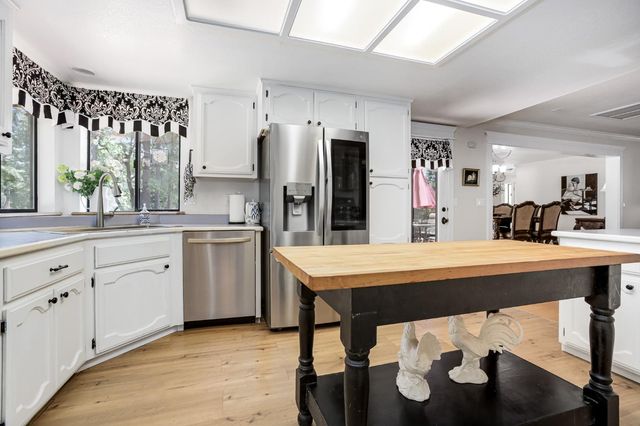 5685 Daisy Cir, Pollock Pines, CA 95726