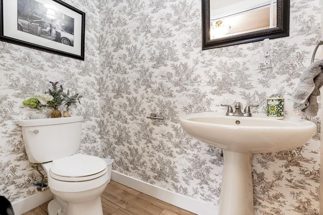 5685 Daisy Cir, Pollock Pines, CA 95726