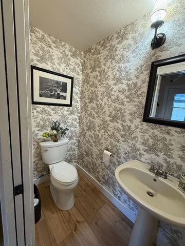 5685 Daisy Cir, Pollock Pines, CA 95726